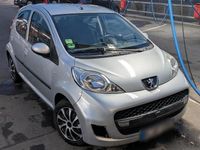 Gebraucht Peugeot 107 68 PS (50 kW) 2010 Silber Kleinwagen