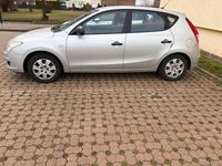 Gebraucht Hyundai i30 109 PS (80 kW) 2009 Silber Kleinwagen
