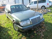 Gebraucht Mercedes 220 150 PS (110 kW) 1993 Grün Limousine