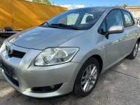 Gebraucht Toyota Auris Life 132 PS (97 kW) 2009 Silber Kleinwagen