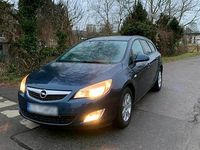 Gebraucht Opel Astra 130 PS (95 kW) 2012 Andere farben Kleinwagen