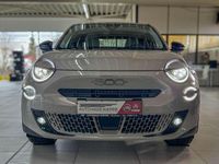 Neu Fiat 600E La Prima 114 kW (156 PS) 2025 Sand  earth of italy SUV