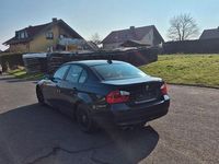 Gebraucht BMW 320 150 PS (110 kW) 2006 Blau Limousine