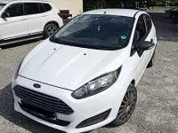 Gebraucht Ford Fiesta 60 PS (44 kW) 2013 Weiß Kleinwagen