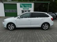 Gebraucht Skoda Rapid Drive 90 PS (66 kW) 2015 Bila laser/laser white Kleinwagen