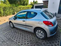 Gebraucht Peugeot 207 Access 73 PS (53 kW) 2010 Grau Kleinwagen