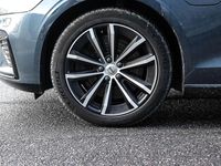 Gebraucht Volvo V60 Plus 398 PS (292 kW) 2022 Blau Kombi