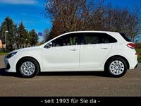 Gebraucht Hyundai i30 Select 99 PS (72 kW) 2020 Weiß Limousine