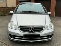 Gebraucht Mercedes A180 109 PS (80 kW) 2011 Silber Limousine