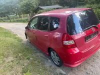 Käytetty Honda Jazz 82 HP (60 kW) 2004 Punainen Viistoperä