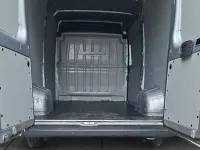 Gebraucht Peugeot Boxer 140 PS (102 kW) 2023 Grau Van