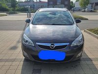 Gebraucht Opel Astra Design Edition 140 PS (102 kW) 2011 Grau Kombi
