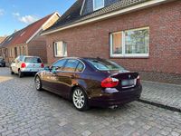 Gebraucht BMW 330 231 PS (169 kW) 2008 Rot Limousine