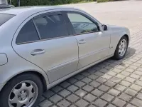 Gebraucht Mercedes E220 Classic 150 PS (110 kW) 2002 Limousine