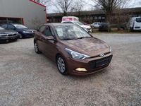 Gebraucht Hyundai i20 Classic 75 PS (55 kW) 2017 Braun Kleinwagen