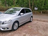 Gebraucht Mercedes B180 122 PS (89 kW) 2014 Silber Van / Kleinbus