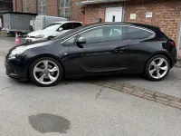 Gebraucht Opel Astra GTC Innovation 140 PS (102 kW) 2012 Schwarz Coupé