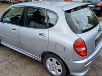 Gebraucht Daihatsu Sirion Plus 58 PS (42 kW) 2004 Silber Kleinwagen