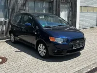 Gebraucht Mitsubishi Colt 95 PS (69 kW) 2013 Blau Kleinwagen