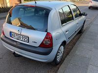 Gebraucht Renault Clio II 75 PS (55 kW) 2004 Silber Limousine