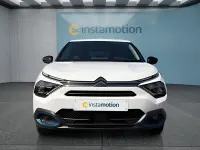 Używany Citroën e-C4 Shine 100 kW (136 KM) 2022 Biały Sedan/Limuzyna