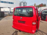 Second-hand VW T5 174 CP (127 kW) 2006 Roșu Van