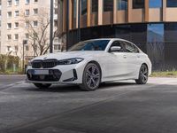 Gebraucht BMW 330 Sport Line 245 PS (180 kW) 2024 Weiß Limousine