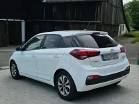 Gebraucht Hyundai i20 Advantage 87 PS (63 kW) 2020 Weiß Kleinwagen