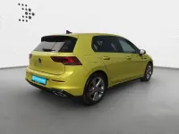 Gebraucht VW Golf VIII R-line 150 PS (110 kW) 2024 Limonengelb metallic Limousine