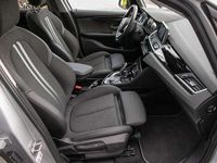 Gebraucht BMW 220 Active Tourer Sport Line 178 PS (130 kW) 2022 Glaciersilber metallic Van / Kleinbus