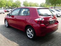 Gebraucht Toyota Auris Travel 132 PS (97 kW) 2012 Rot Limousine