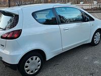 Gebraucht Mitsubishi Colt 95 PS (69 kW) 2009 Weiß Kleinwagen