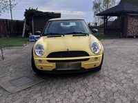 Usado Mini ONE 90 HP (66 kW) 2002 Amarelo Citadino
