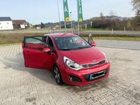 Gebraucht Kia Rio DREAM-TEAM Edition 86 PS (63 kW) 2012 Rot Limousine