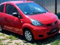 Gebraucht Toyota Aygo 68 PS (50 kW) 2008 Rot Kleinwagen
