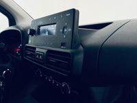 Gebraucht Opel Combo Selection 102 PS (75 kW) 2022 Weiß Van / Kleinbus