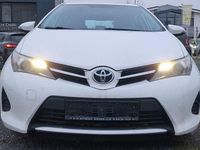 Gebraucht Toyota Auris Cool 90 PS (66 kW) 2013 Weiß Limousine