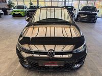 Gebraucht VW Passat R-line 150 PS (110 kW) 2025 Schwarz Kombi