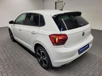 Gebraucht VW Polo Highline 95 PS (69 kW) 2019 Weiß (purweiss) Kleinwagen