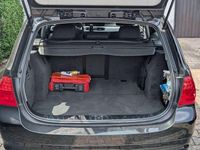 Gebraucht BMW 320 Lifestyle 163 PS (119 kW) 2011 Schwarz Kombi