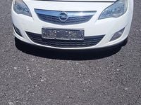 Gebraucht Opel Astra Sport 110 PS (80 kW) 2011 Weiß Kombi