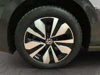 Gebraucht VW Golf VIII Move 110 PS (80 kW) 2024 Grau Limousine