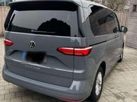 Gebraucht VW Multivan Life 150 PS (110 kW) 2024 Grau Van