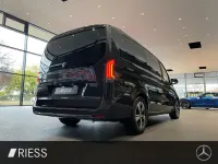 Gebraucht Mercedes V220 Style 163 PS (119 kW) 2025 Grau Van / Kleinbus