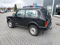 Second-hand Lada Urban 83 CP (61 kW) 2016 Negru SUV