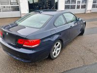 Gebraucht BMW 320 177 PS (130 kW) 2009 Blau Coupé