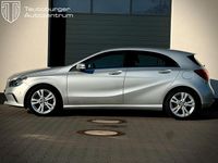 Gebraucht Mercedes A180 122 PS (89 kW) 2016 Silber Kleinwagen