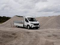 Neu Maxus eDeliver 9 150 kW (204 PS) 2025 Weiss / warm white Van