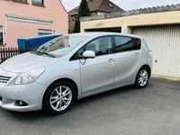 Gebraucht Toyota Verso 150 PS (110 kW) 2009 Silber Van / Kleinbus