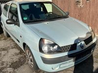 Gebraucht Renault Clio II 58 PS (42 kW) 2001 Silber Kleinwagen